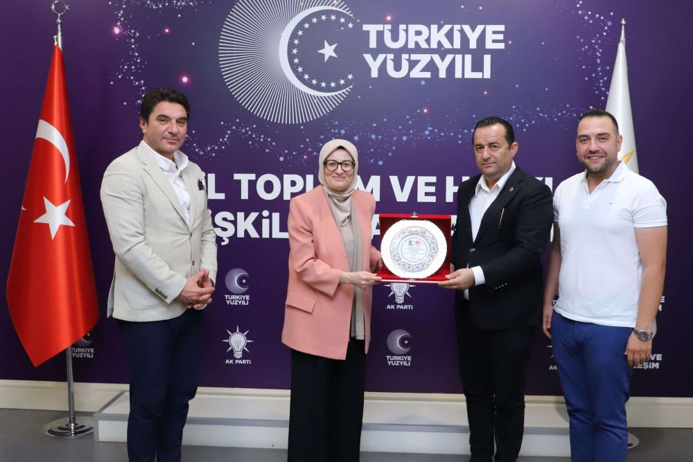 Ak Parti genel başkan yardımcısı ( Stk’lardan sorumlu ) Balıkesir milletvekili sn.Belgin UYGUR hanımefendiye ziyarette bulunduk