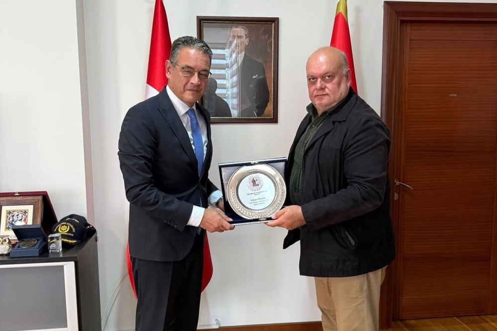 Karadağ Büyükelçimiz Barış Kalkavan”nı ziyaret ettik,Birliğimiz hakkında bilgilendirdik karadağ çalışmalarımızı sunduk,kendilerini teşekkür ederiz…